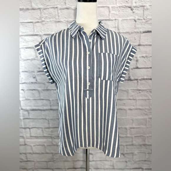 Southern‎ Shirt Blue & White Striped Button-Up Top – Size Small/Medium NWT - Picture 1 of 12